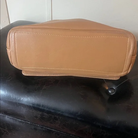 Tan Leather Shoulder Bag - Picture 5 of 14